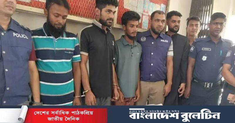 পিরোজপুরে বিদেশি পিস্তলসহ আটক ৩