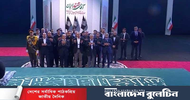 খামেনিকে শেষ শ্রদ্ধা জানালেন পাকিস্তানের প্রধানমন্ত্রী ও সেনাপ্রধান