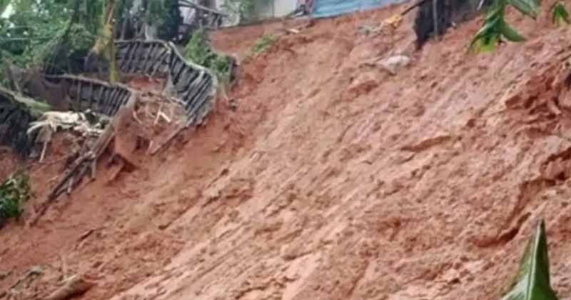 কক্সবাজারে পাহাড় ধসে ৯ জনের মৃত্যু