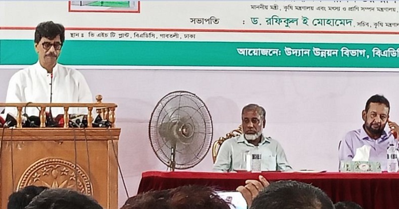 আম উৎপাদনকারী কৃষকভাইদের জানাই স্যালুট: কৃষিমন্ত্রী