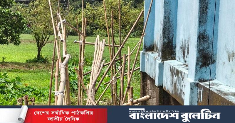 রাতের আঁধারে কেটে ফেলা হলো শান্তিগঞ্জ প্রেসক্লাবের সাঁকো