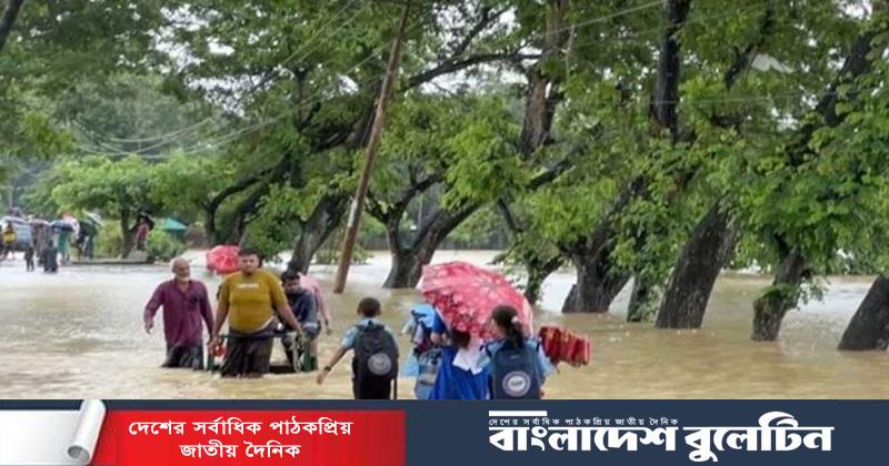 ভারী বর্ষণ ও পাহাড়ি ঢলে প্লাবিত খাগড়াছড়ি, বিচ্ছিন্ন সড়ক যোগাযোগ