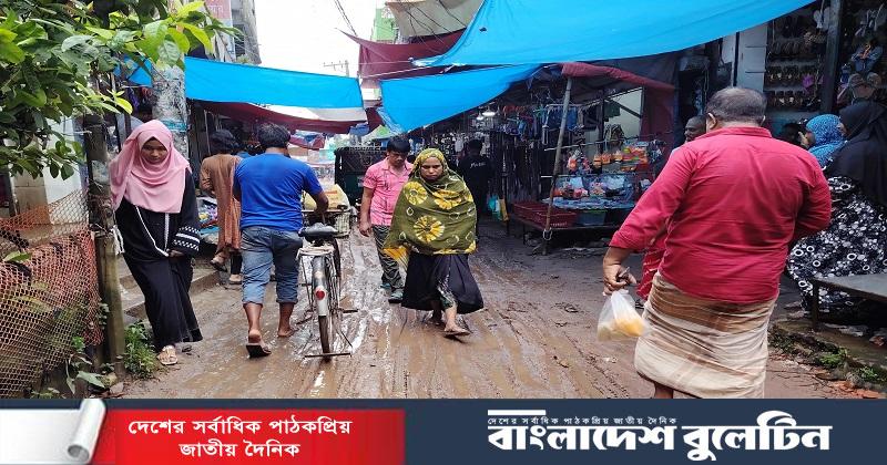 দুর্ভোগে নাকাল কালীগঞ্জ বাজারের মানুষ