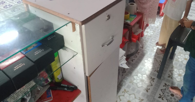 দোকানে চুরির পর নিয়ে গেল সিসি ক্যামেরা!