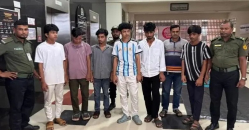 ক্যাম্পাসে নারী শিক্ষার্থীদের ভিডিও ধারণ, আটক ৬