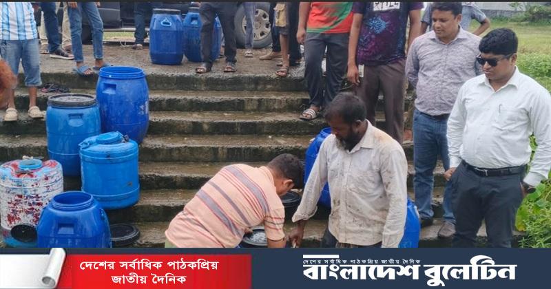 ১ লাখ ২০ হাজার রেনু পোনা নদীতে অবমুক্ত