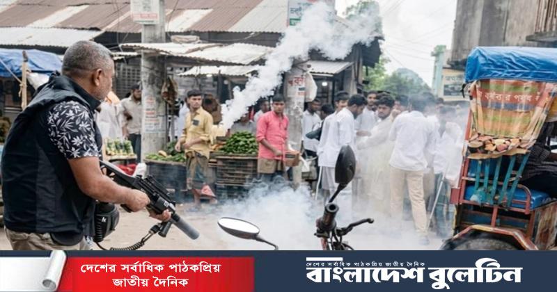 নকল ঠেকাতে গিয়ে পরীক্ষার্থী-পুলিশ সংঘর্ষ, ১০০ জনের বিরুদ্ধে মামলা