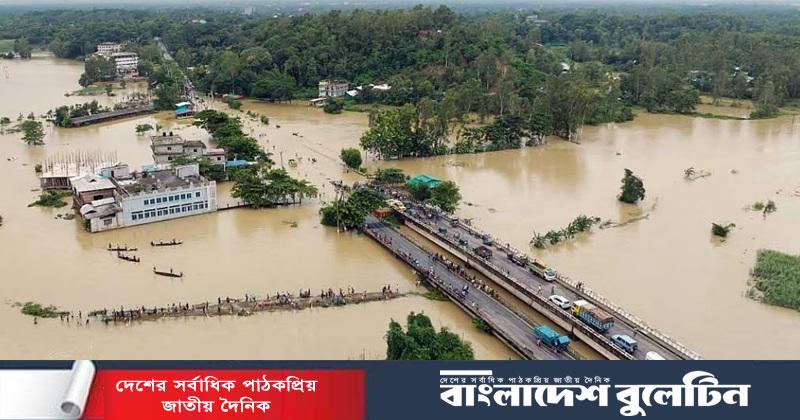 পাহাড়ি ঢল-বৃষ্টিতে বিপর্যস্ত চট্টগ্রাম, ১১ মৃত্যু, পানিবন্দি সাড়ে ৬ লাখ মানুষ