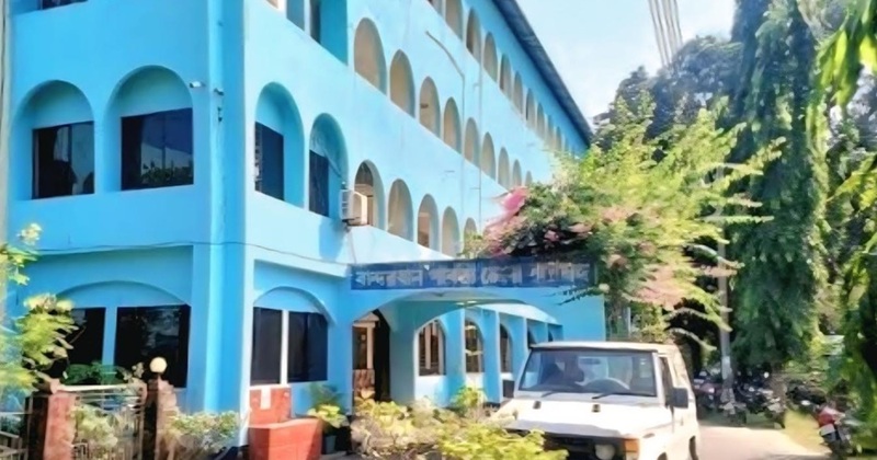 বান্দরবান জেলা পরিষদে খাদ্য সহায়তায় হাসি ফুটবে পনেরো হাজারের বেশি পরিবার