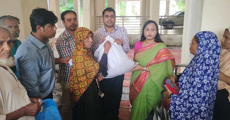 কক্সবাজারে ক্ষতিগ্রস্ত পরিবারের পাশে কোস্ট ফাউন্ডেশন