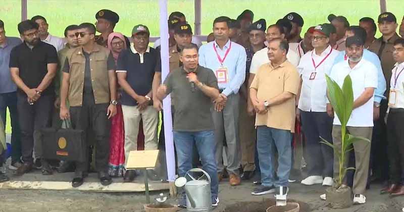 বরিশালে বৃক্ষরোপণ-ফ্যামিলি কার্ড বিতরণ কর্মসূচিতে প্রধানমন্ত্রী