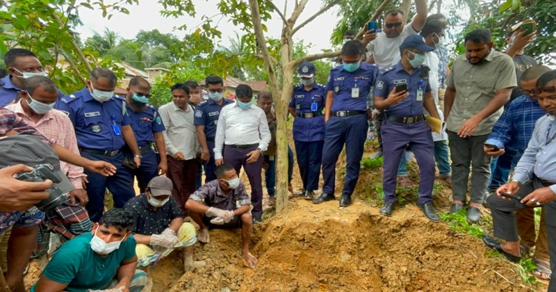 নিখোঁজের ১৮ দিন পর স্বামীর স্বীকারোক্তিতে উঠানের ৮ ফুট নিচে মিলল গৃহবধূর মরদেহ, গ্রেপ্তার ৪