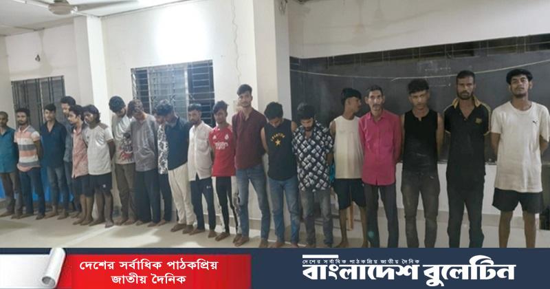টঙ্গী পুলিশের অভিযান: আটক-২০, সাউন্ড গ্রেনেড নিক্ষেপ
