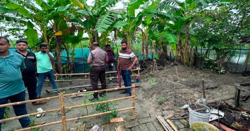 খুলনায় মাটিতে পুঁতে রাখা ব্যক্তির লাশ উদ্ধার, স্বামী-স্ত্রী আটক