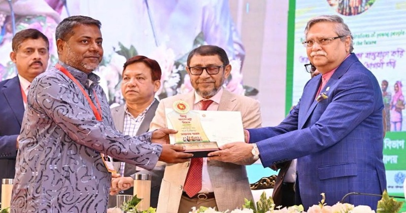 দেশসেরা ইউনিয়ন পরিষদ চেয়ারম্যান নির্বাচিত এস এম মোখলেসুর রহমান