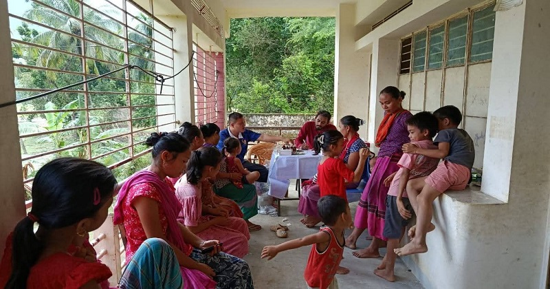 জুরাছড়িতে বন্যাদুর্গতদের চিকিৎসা দিল স্বাস্থ্য বিভাগ