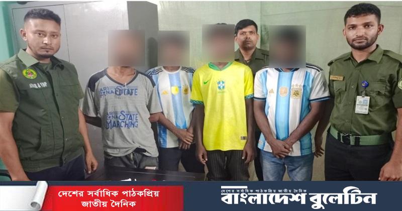 মাদকের বিরুদ্ধে আনসারের কঠোর অবস্থান: নারায়ণগঞ্জে মাদকসহ আটক ৪