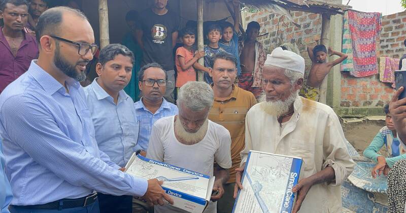 ১১ দৃষ্টি প্রতিবন্ধী পেল প্রধানমন্ত্রীর উপহার