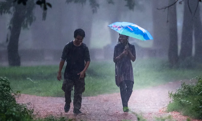 বৃষ্টির দিনে সম্পর্কের রি-স্টার্ট
