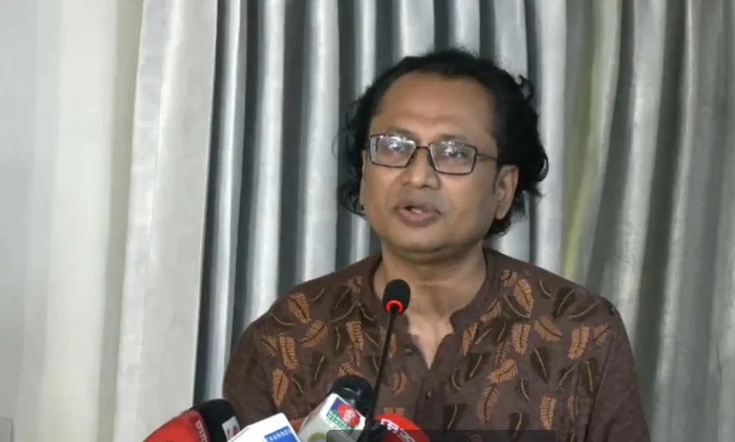 শিক্ষার্থীদের মানবিক ও দায়িত্বশীল নাগরিক হওয়ার আহ্বান তথ্য উপদেষ্টার
