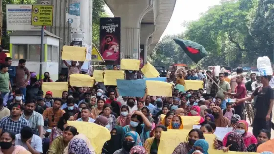 নিয়োগপত্রের দাবিতে শাহবাগে প্রাথমিক শিক্ষক প্রার্থীরা