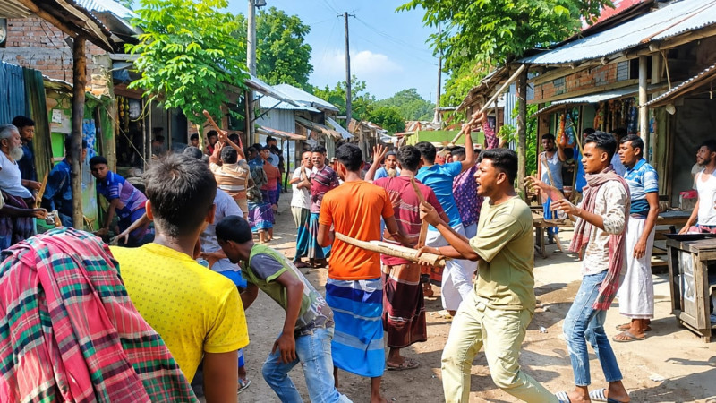 পাওনা টাকা চাওয়ায় দোকানে হামলা-ভাঙচুর
