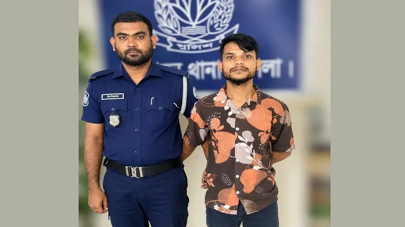 লালমোহনে ইয়া*বাসহ ছাত্রদল নেতা আটক, হারালেন দলীয় পদ