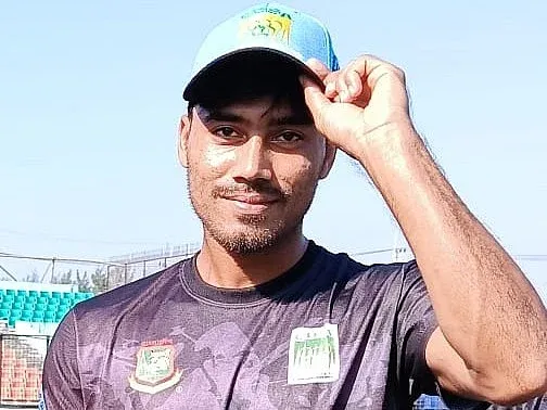 প্রথম সেঞ্চুরি পেয়েছেন চট্টগ্রামের শাহ পরান