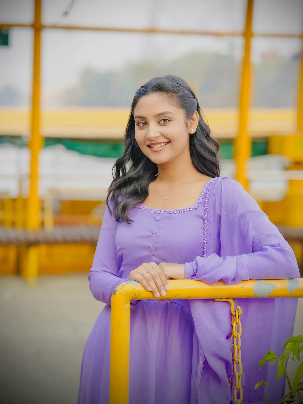 মিষ্টি হাসিতে মিষ্টি নীহা