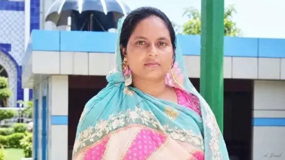 ১৫ বছর পর পড়াশোনায় ফিরে এইচএসসিতে জিপিএ-৫ পেলেন গৃহিণী রীতি