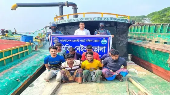 ভোলায় নদী থেকে অবৈধভাবে বালু উত্তোলন, ড্রেজার-বাল্কহেডসহ আটক ৮