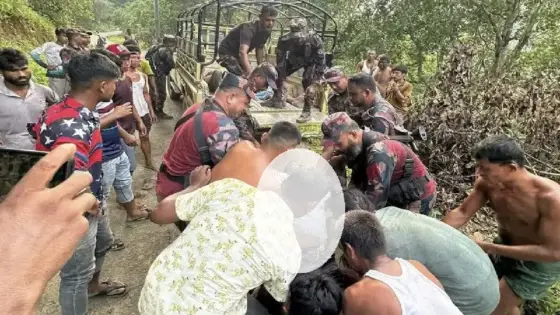 বান্দরবানে পর্যটকবাহী চাঁদের গাড়ি খাদে, নিহত ২